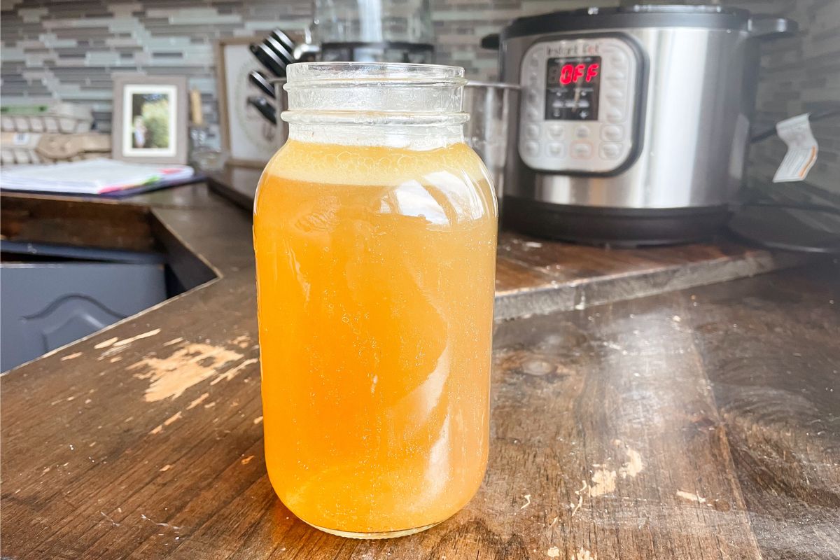 healing bone broth for postpartum mothers